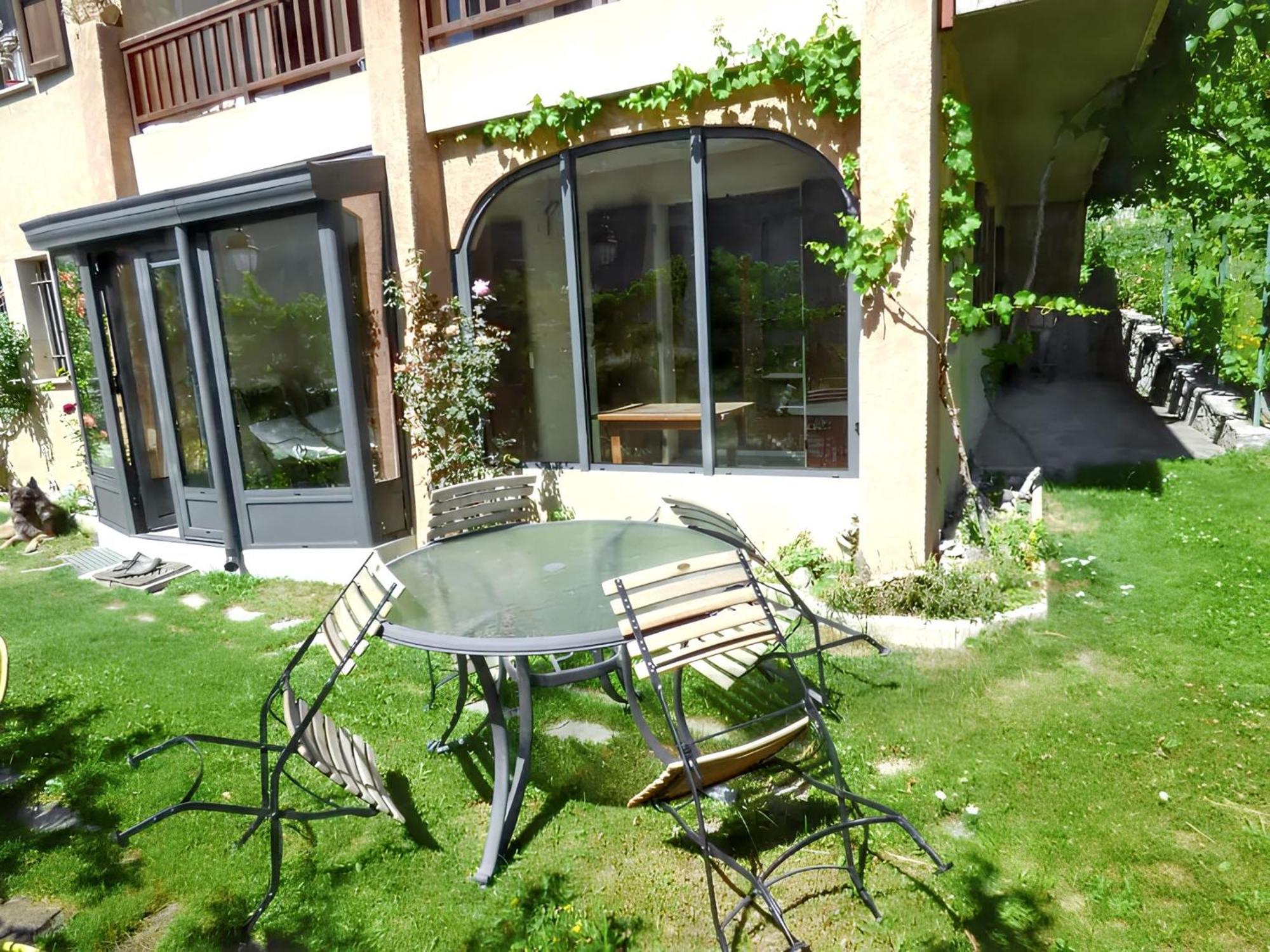 Appartement Paisible A Saint-Crepin Avec Vue Sur La Montagne Экстерьер фото
